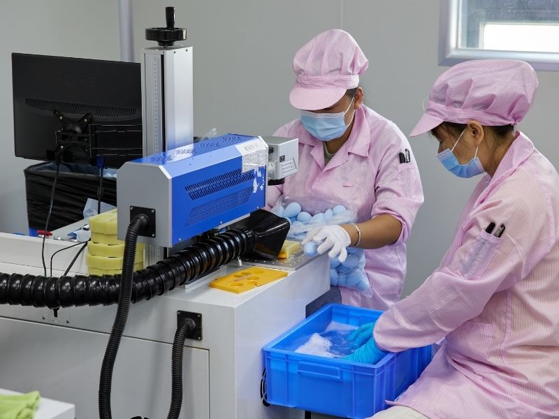 مراقبة جودة مورد إسفنجة التجميل (2)